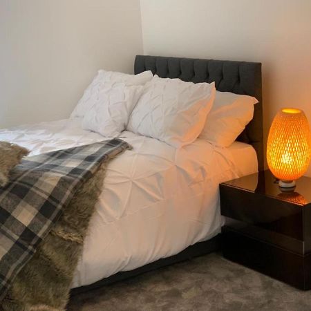 Lakeside 2 Bed Luxury Apartment No Parties No Events Early Check-In Late Check- Out Allowed West Thurrock Exterior photo