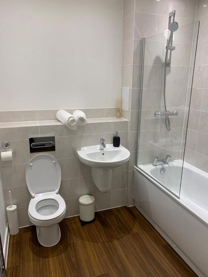 Lakeside 2 Bed Luxury Apartment No Parties No Events Early Check-In Late Check- Out Allowed West Thurrock Exterior photo