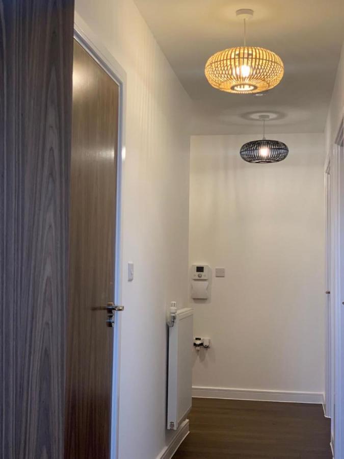 Lakeside 2 Bed Luxury Apartment No Parties No Events Early Check-In Late Check- Out Allowed West Thurrock Exterior photo